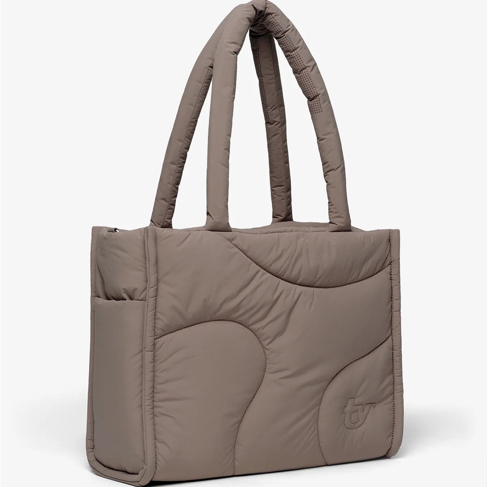 Thirty years drift tote Color: Clay